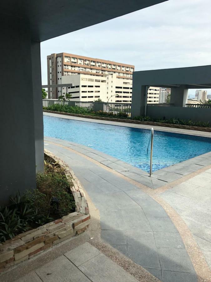 Cubao Manhattan Heights Unit 5A Tower C Quezon City Exterior foto