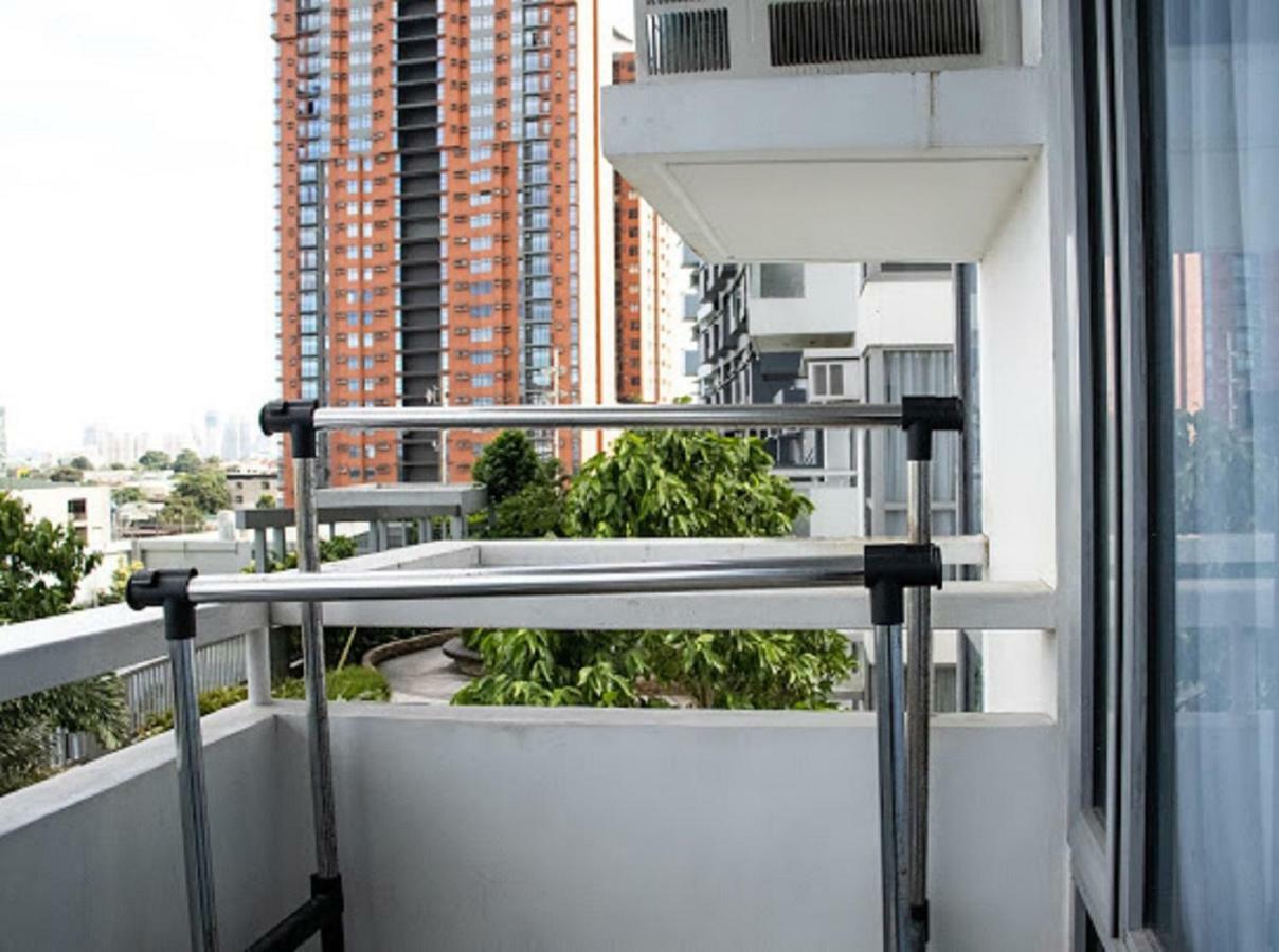 Cubao Manhattan Heights Unit 5A Tower C Quezon City Exterior foto